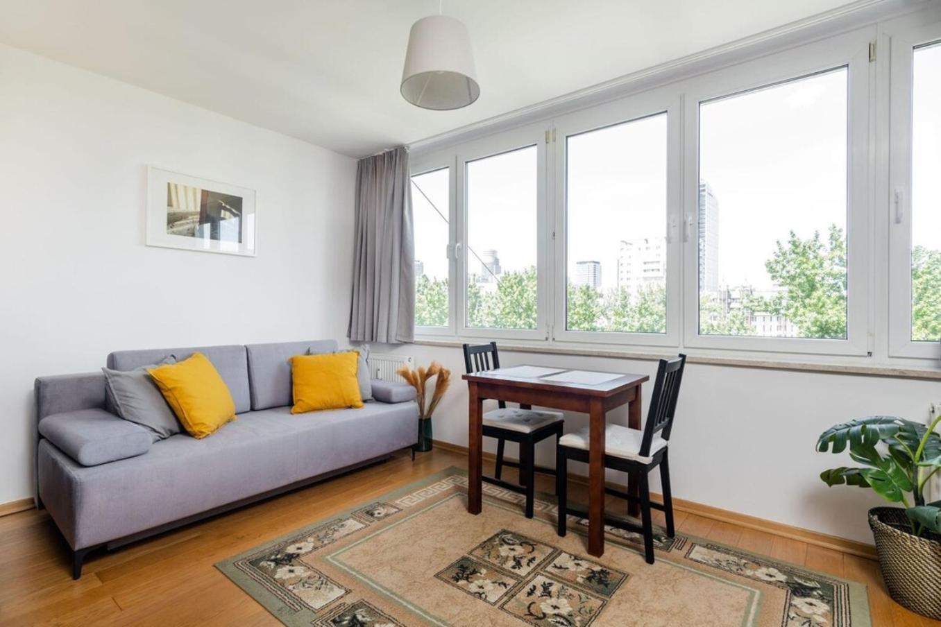 Golden Oasis Center Apartmán Varšava